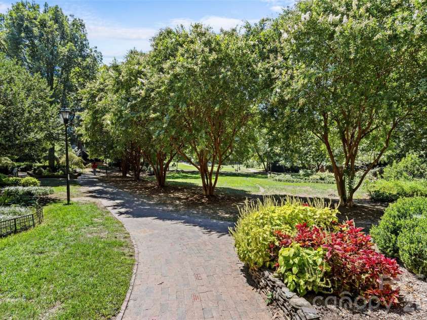 433 8th Street, Charlotte, NC 28202.  MLS# CAR4402319, YatesRealty ID 39926. 