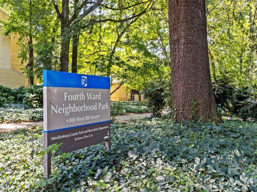 433 8th Street, Charlotte, NC 28202.  MLS# CAR4402319, YatesRealty ID 39926. 