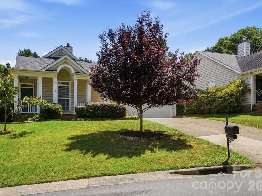 7015 Lenhart Drive, Charlotte, NC 28226.  MLS# CAR4407764, YatesRealty ID 39927. 