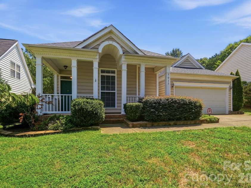 7015 Lenhart Drive, Charlotte, NC 28226.  MLS# CAR4407764, YatesRealty ID 39927. 