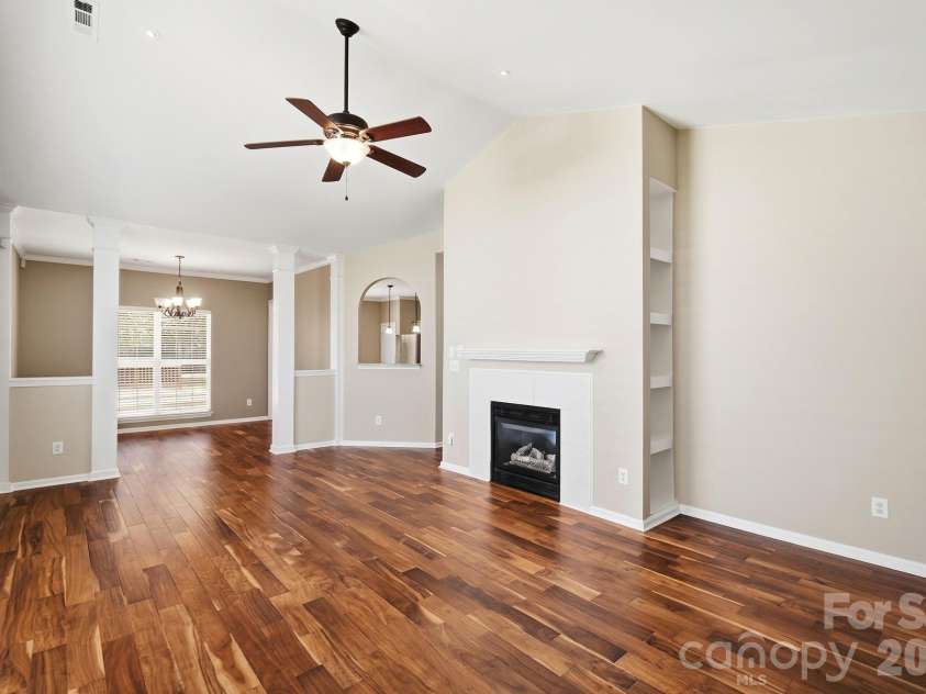 7015 Lenhart Drive, Charlotte, NC 28226.  MLS# CAR4407764, YatesRealty ID 39927. 