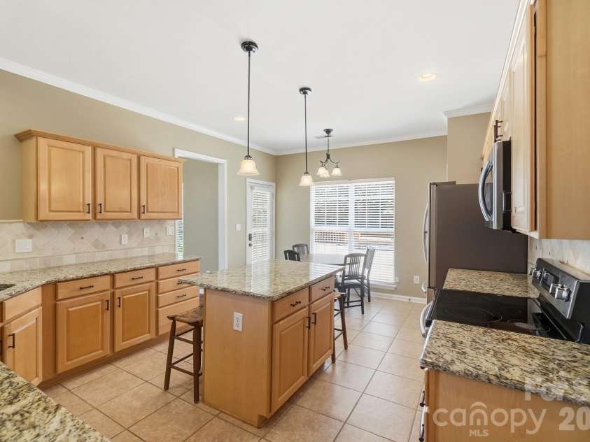 7015 Lenhart Drive, Charlotte, NC 28226.  MLS# CAR4407764, YatesRealty ID 39927. 