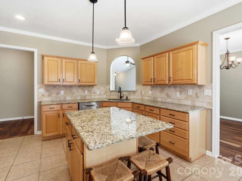 7015 Lenhart Drive, Charlotte, NC 28226.  MLS# CAR4407764, YatesRealty ID 39927. 
