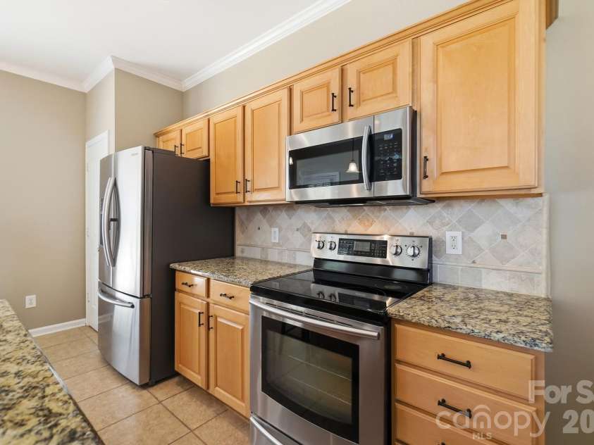 7015 Lenhart Drive, Charlotte, NC 28226.  MLS# CAR4407764, YatesRealty ID 39927. 