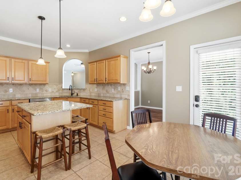 7015 Lenhart Drive, Charlotte, NC 28226.  MLS# CAR4407764, YatesRealty ID 39927. 