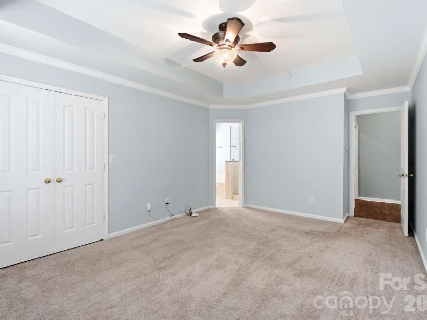 7015 Lenhart Drive, Charlotte, NC 28226.  MLS# CAR4407764, YatesRealty ID 39927. 