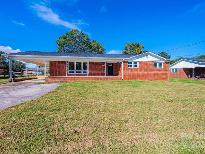 808 Church Street, Valdese, NC 28690.  MLS# CAR4310489, YatesRealty ID 39928. 