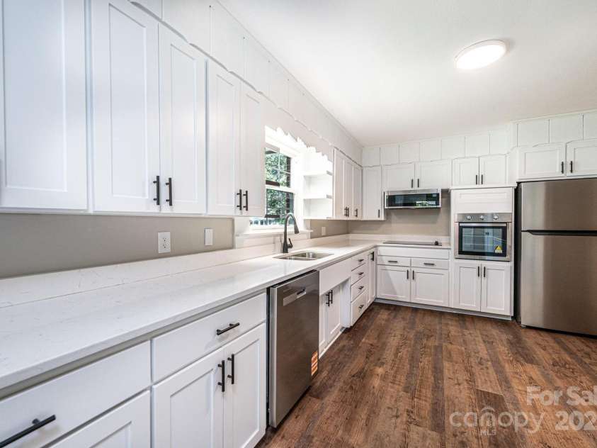 808 Church Street, Valdese, NC 28690.  MLS# CAR4310489, YatesRealty ID 39928. 