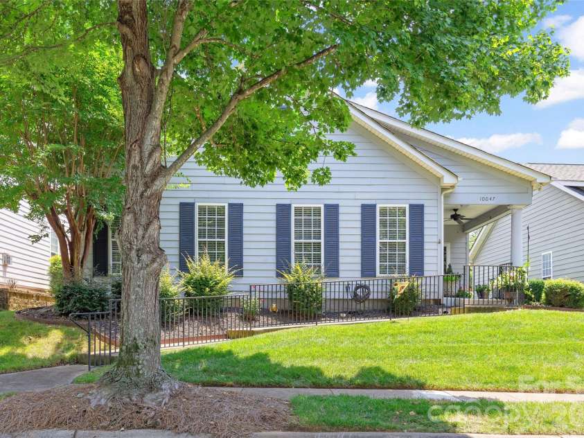 10047 Bishops Gate Boulevard, Pineville, NC 28134.  MLS# CAR4405550, YatesRealty ID 39929. 
