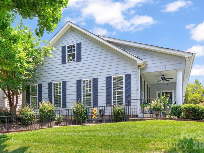 10047 Bishops Gate Boulevard, Pineville, NC 28134.  MLS# CAR4405550, YatesRealty ID 39929. 