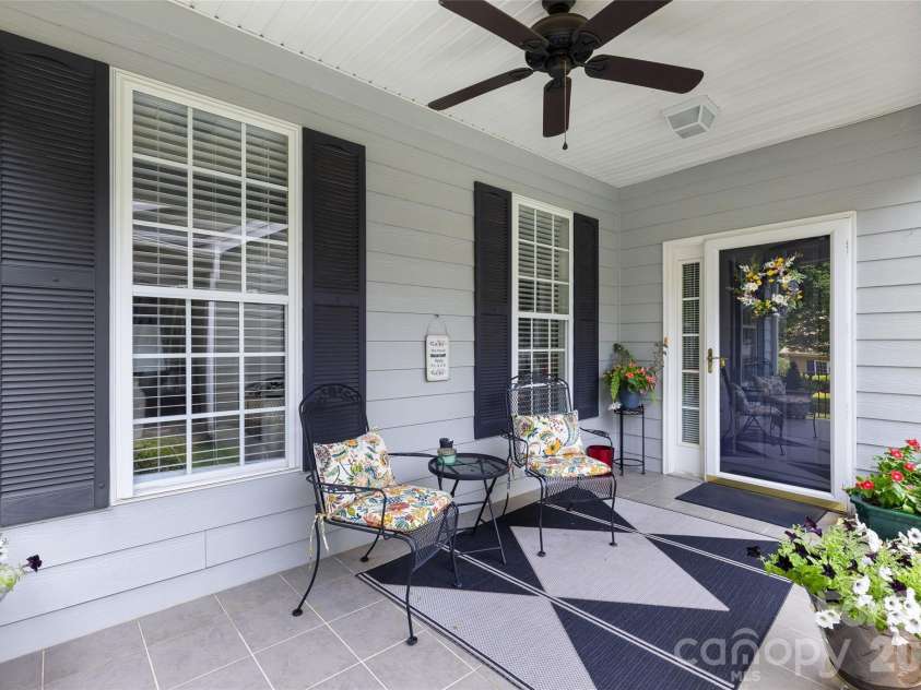 10047 Bishops Gate Boulevard, Pineville, NC 28134.  MLS# CAR4405550, YatesRealty ID 39929. 