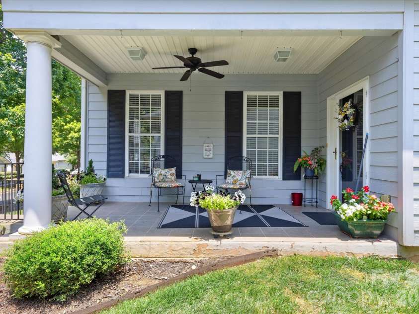 10047 Bishops Gate Boulevard, Pineville, NC 28134.  MLS# CAR4405550, YatesRealty ID 39929. 