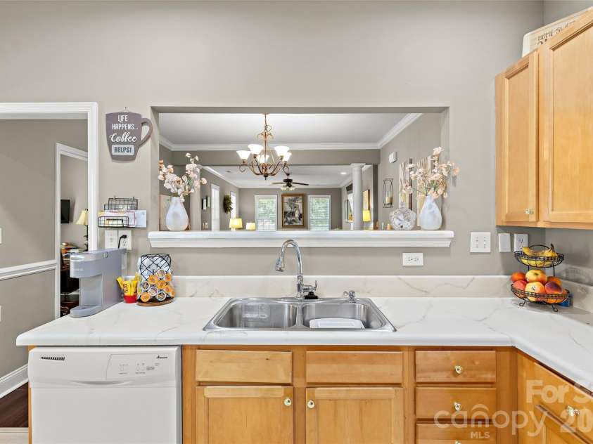 10047 Bishops Gate Boulevard, Pineville, NC 28134.  MLS# CAR4405550, YatesRealty ID 39929. 