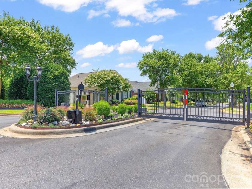 10047 Bishops Gate Boulevard, Pineville, NC 28134.  MLS# CAR4405550, YatesRealty ID 39929. 
