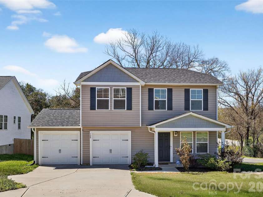 128 Pleasant Hill Street, Lancaster, SC 29720.  MLS# CAR4356399, YatesRealty ID 3993. 