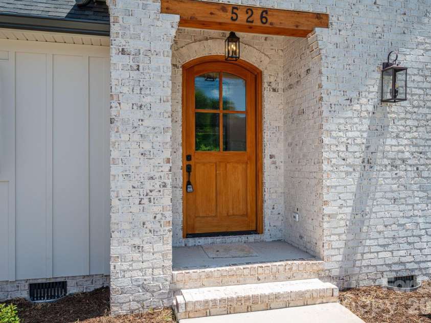 526 Aspen Street, Lincolnton, NC 28092.  MLS# CAR4403204, YatesRealty ID 39931. 
