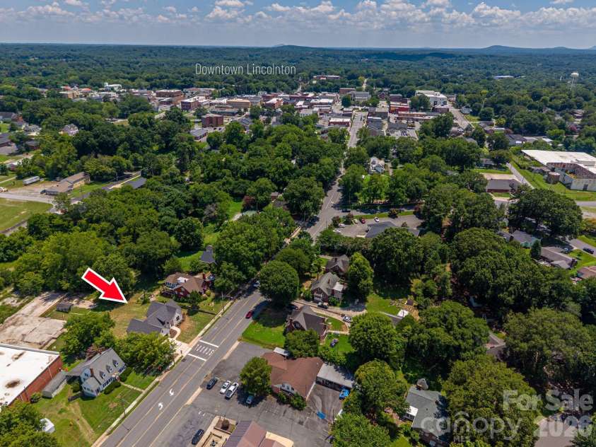 526 Aspen Street, Lincolnton, NC 28092.  MLS# CAR4403204, YatesRealty ID 39931. 