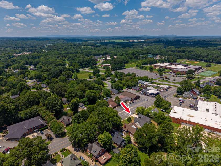 526 Aspen Street, Lincolnton, NC 28092.  MLS# CAR4403204, YatesRealty ID 39931. 