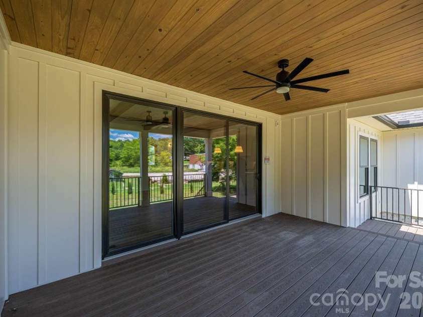 526 Aspen Street, Lincolnton, NC 28092.  MLS# CAR4403204, YatesRealty ID 39931. 