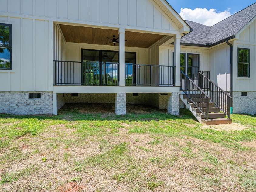 526 Aspen Street, Lincolnton, NC 28092.  MLS# CAR4403204, YatesRealty ID 39931. 