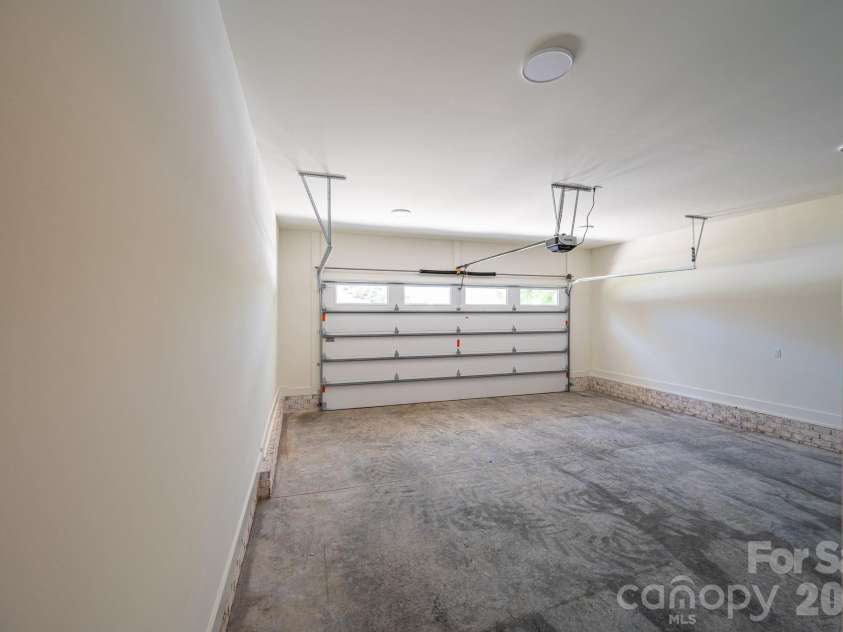 526 Aspen Street, Lincolnton, NC 28092.  MLS# CAR4403204, YatesRealty ID 39931. 