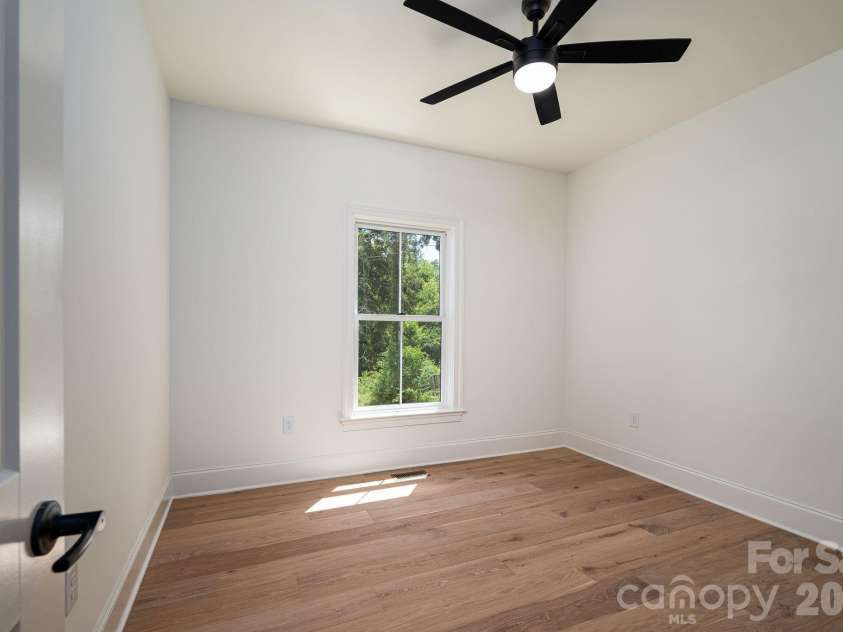 526 Aspen Street, Lincolnton, NC 28092.  MLS# CAR4403204, YatesRealty ID 39931. 