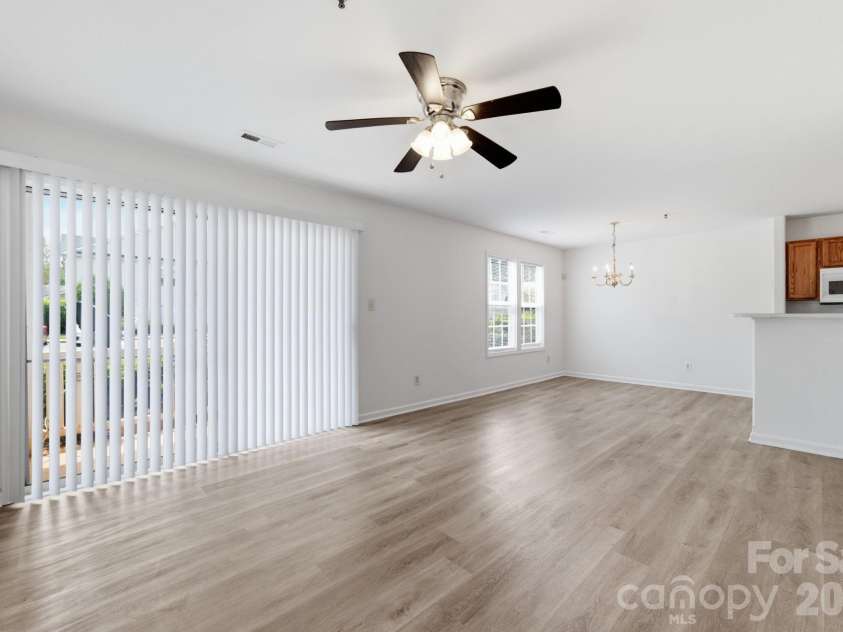 3965 Mohawk Court, Charlotte, NC 28215.  MLS# CAR4407715, YatesRealty ID 39932. 