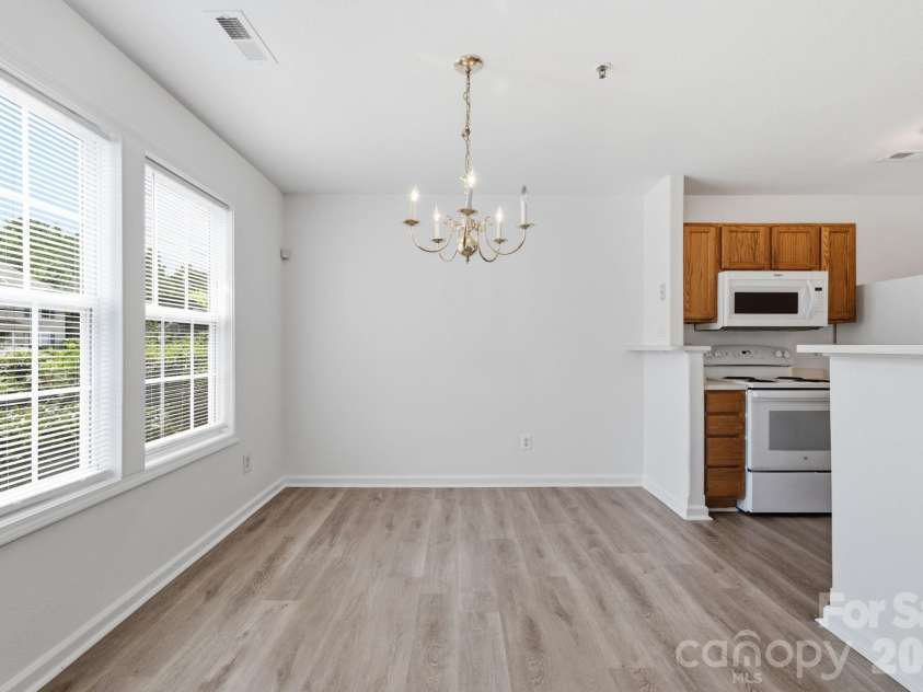 3965 Mohawk Court, Charlotte, NC 28215.  MLS# CAR4407715, YatesRealty ID 39932. 