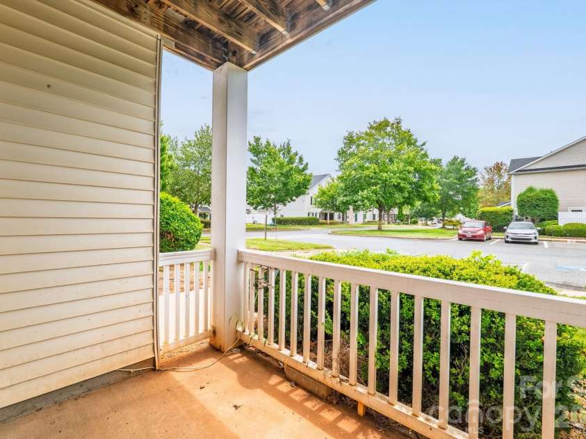 3965 Mohawk Court, Charlotte, NC 28215.  MLS# CAR4407715, YatesRealty ID 39932. 