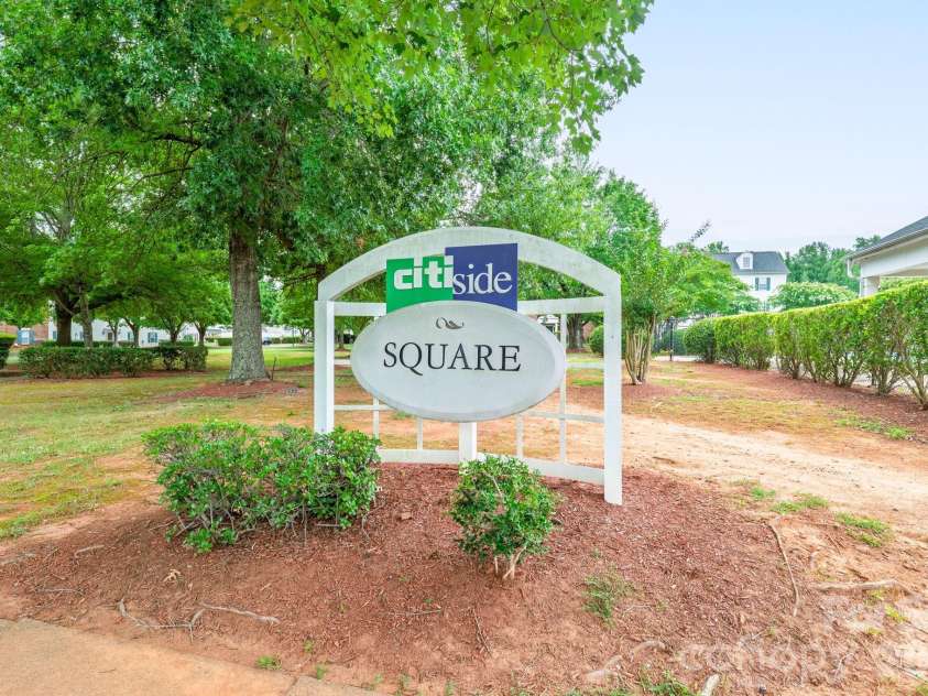 3965 Mohawk Court, Charlotte, NC 28215.  MLS# CAR4407715, YatesRealty ID 39932. 