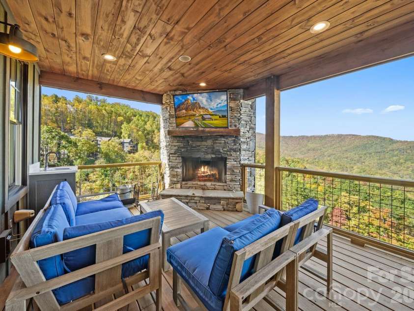 158 Elderberry Circle, Boone, NC 28607.  MLS# CAR4407222, YatesRealty ID 39935. 