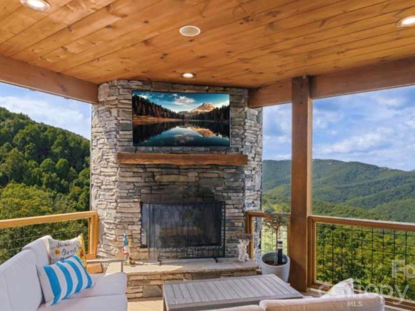158 Elderberry Circle, Boone, NC 28607.  MLS# CAR4407222, YatesRealty ID 39935. 