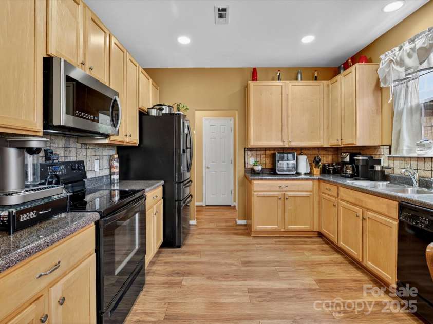 1020 Boxelder Lane, Charlotte, NC 28262.  MLS# CAR4300360, YatesRealty ID 39937. 