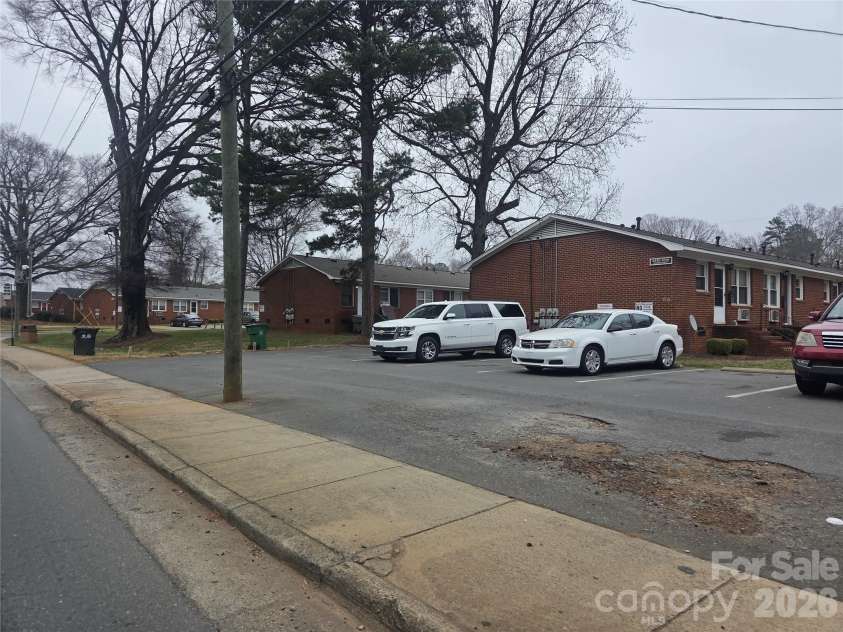 4102 Craig Avenue, Charlotte, NC 28211.  MLS# CAR4399631, YatesRealty ID 39937. 