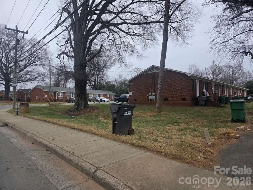 4102 Craig Avenue, Charlotte, NC 28211.  MLS# CAR4399631, YatesRealty ID 39937. 