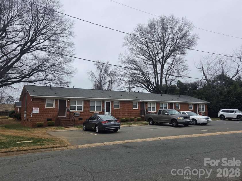 4102 Craig Avenue, Charlotte, NC 28211.  MLS# CAR4399631, YatesRealty ID 39937. 