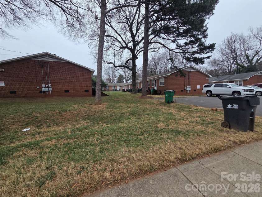 4102 Craig Avenue, Charlotte, NC 28211.  MLS# CAR4399631, YatesRealty ID 39937. 