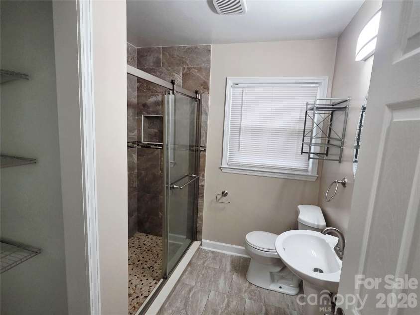 4102 Craig Avenue, Charlotte, NC 28211.  MLS# CAR4399631, YatesRealty ID 39937. 