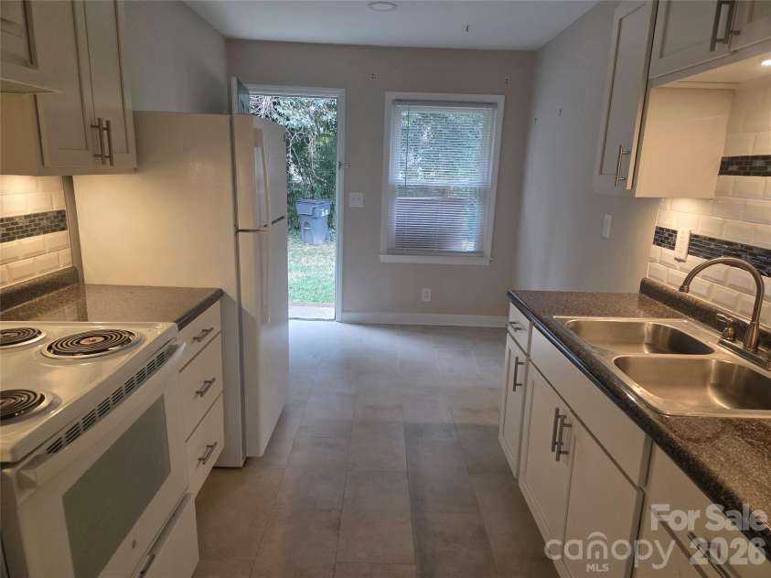 4102 Craig Avenue, Charlotte, NC 28211.  MLS# CAR4399631, YatesRealty ID 39937. 