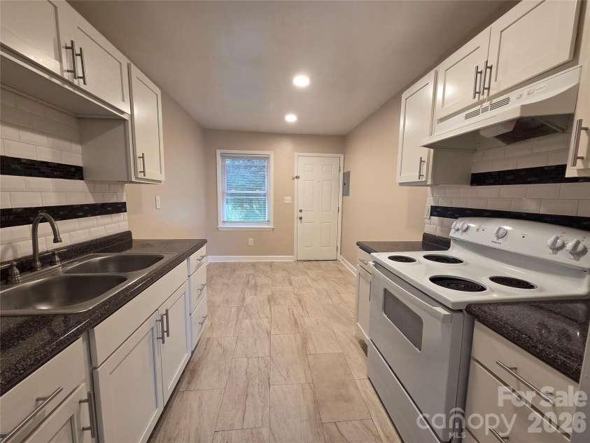 4102 Craig Avenue, Charlotte, NC 28211.  MLS# CAR4399631, YatesRealty ID 39937. 