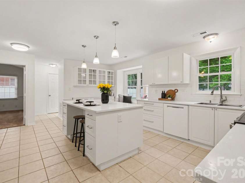 10727 Colony Woods Drive, Charlotte, NC 28277.  MLS# CAR4391498, YatesRealty ID 39938. 