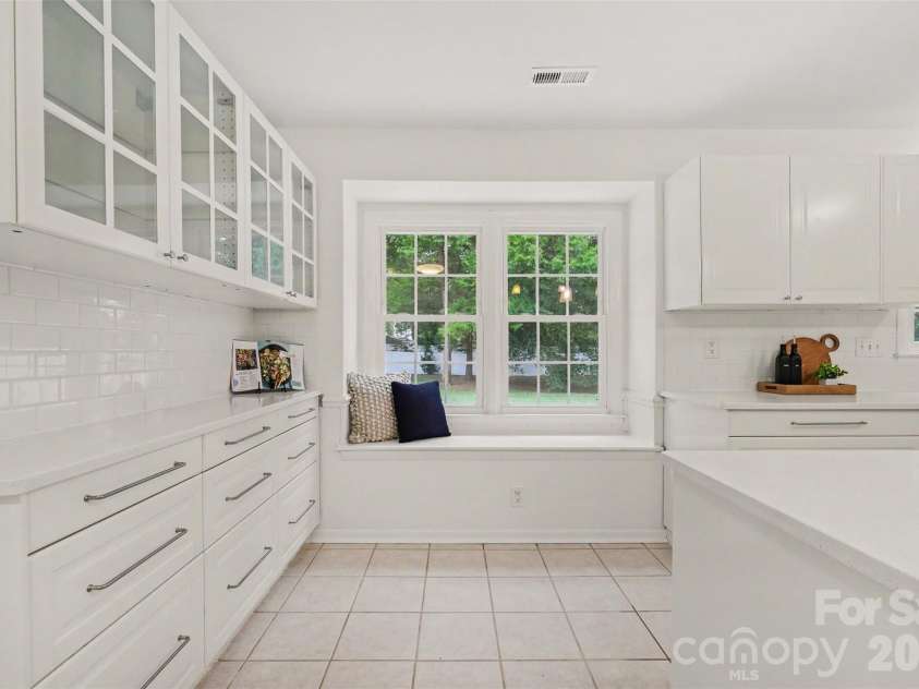 10727 Colony Woods Drive, Charlotte, NC 28277.  MLS# CAR4391498, YatesRealty ID 39938. 