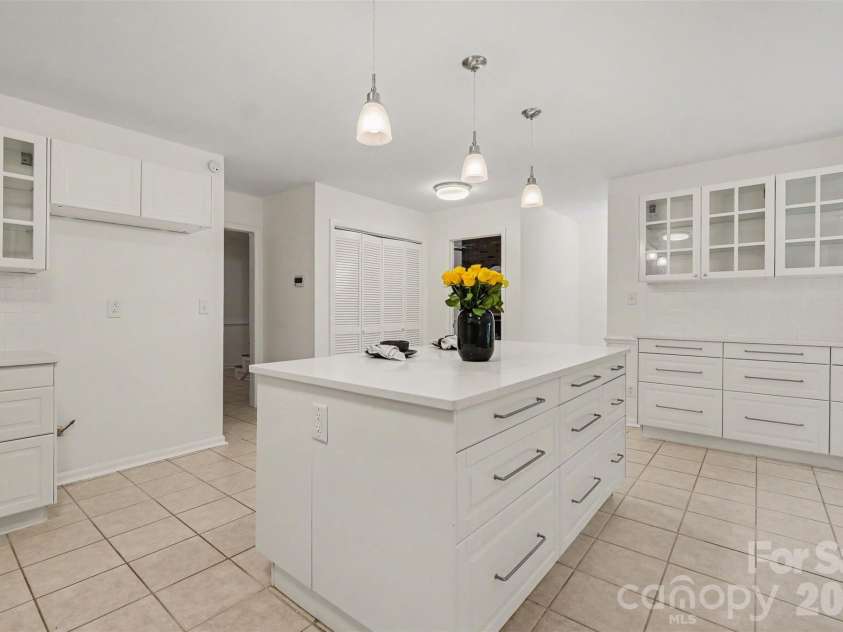 10727 Colony Woods Drive, Charlotte, NC 28277.  MLS# CAR4391498, YatesRealty ID 39938. 
