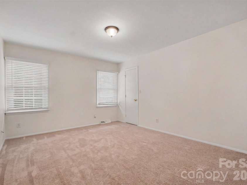 10727 Colony Woods Drive, Charlotte, NC 28277.  MLS# CAR4391498, YatesRealty ID 39938. 
