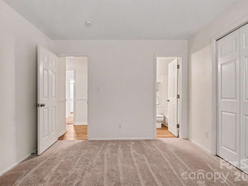 10727 Colony Woods Drive, Charlotte, NC 28277.  MLS# CAR4391498, YatesRealty ID 39938. 