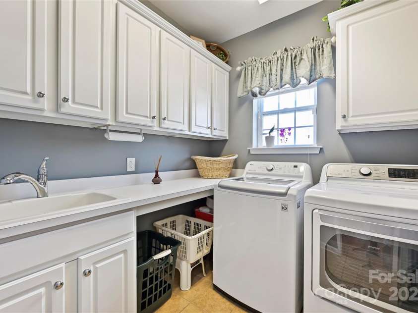 2087 Yellowstone Drive, Fort Mill, SC 29707.  MLS# CAR4215154, YatesRealty ID 3994. 