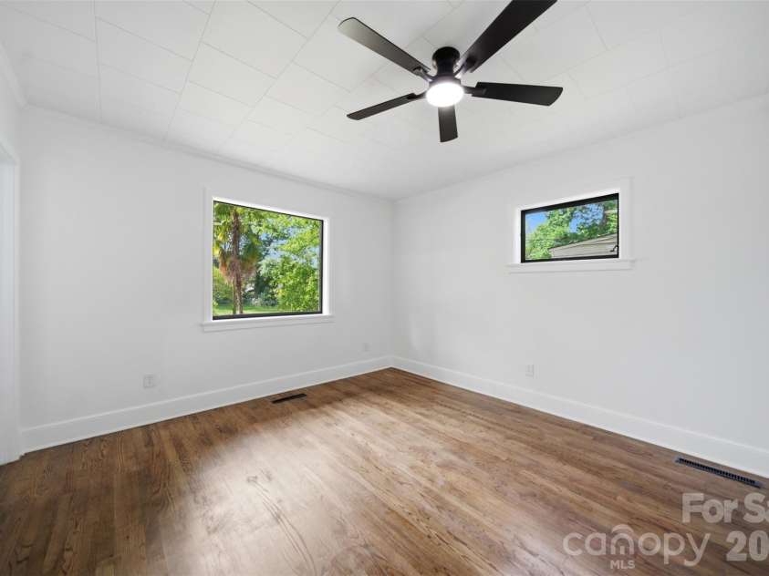 907 Amelia Street, Newberry, SC 29108.  MLS# CAR4381432, YatesRealty ID 39940. 