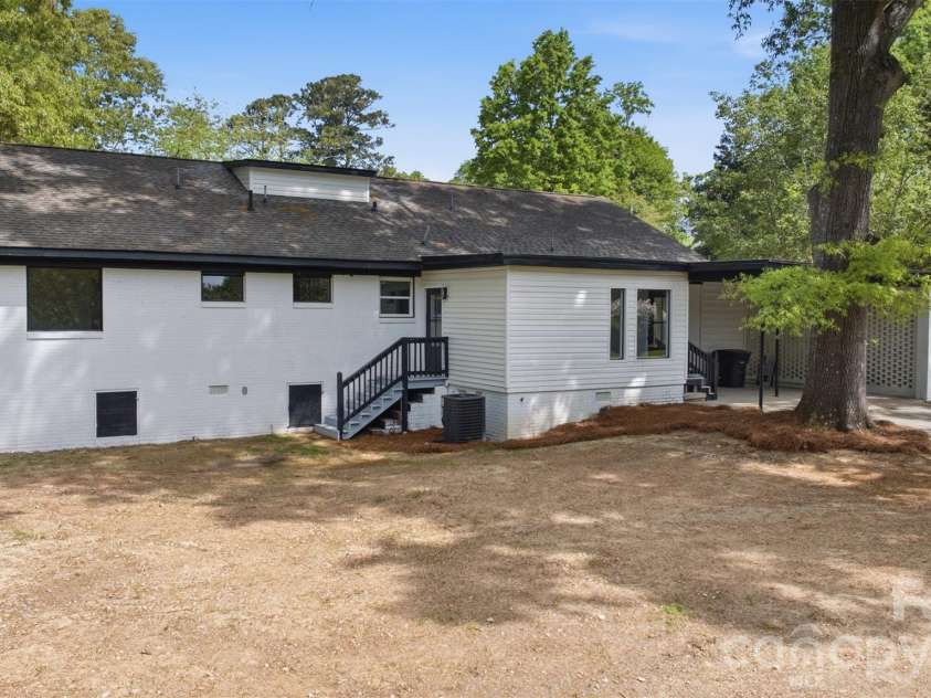 907 Amelia Street, Newberry, SC 29108.  MLS# CAR4381432, YatesRealty ID 39940. 
