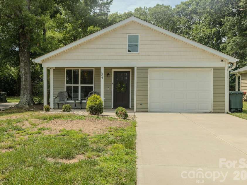 684 Union Cemetery Road, Concord, NC 28027.  MLS# CAR4403561, YatesRealty ID 39941. Front yard