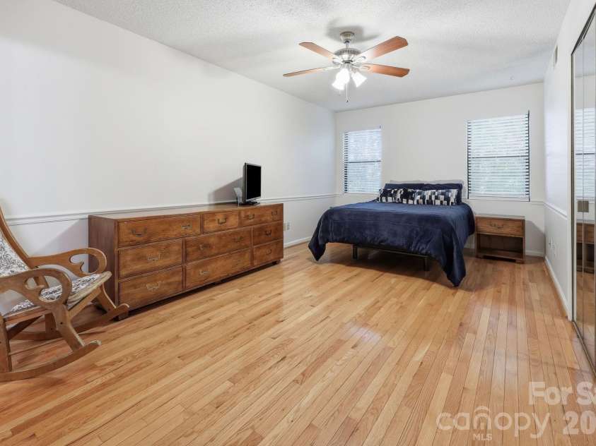 1503 Abbey Circle, Asheville, NC 28805.  MLS# CAR4405108, YatesRealty ID 39942. Primary Bedroom
